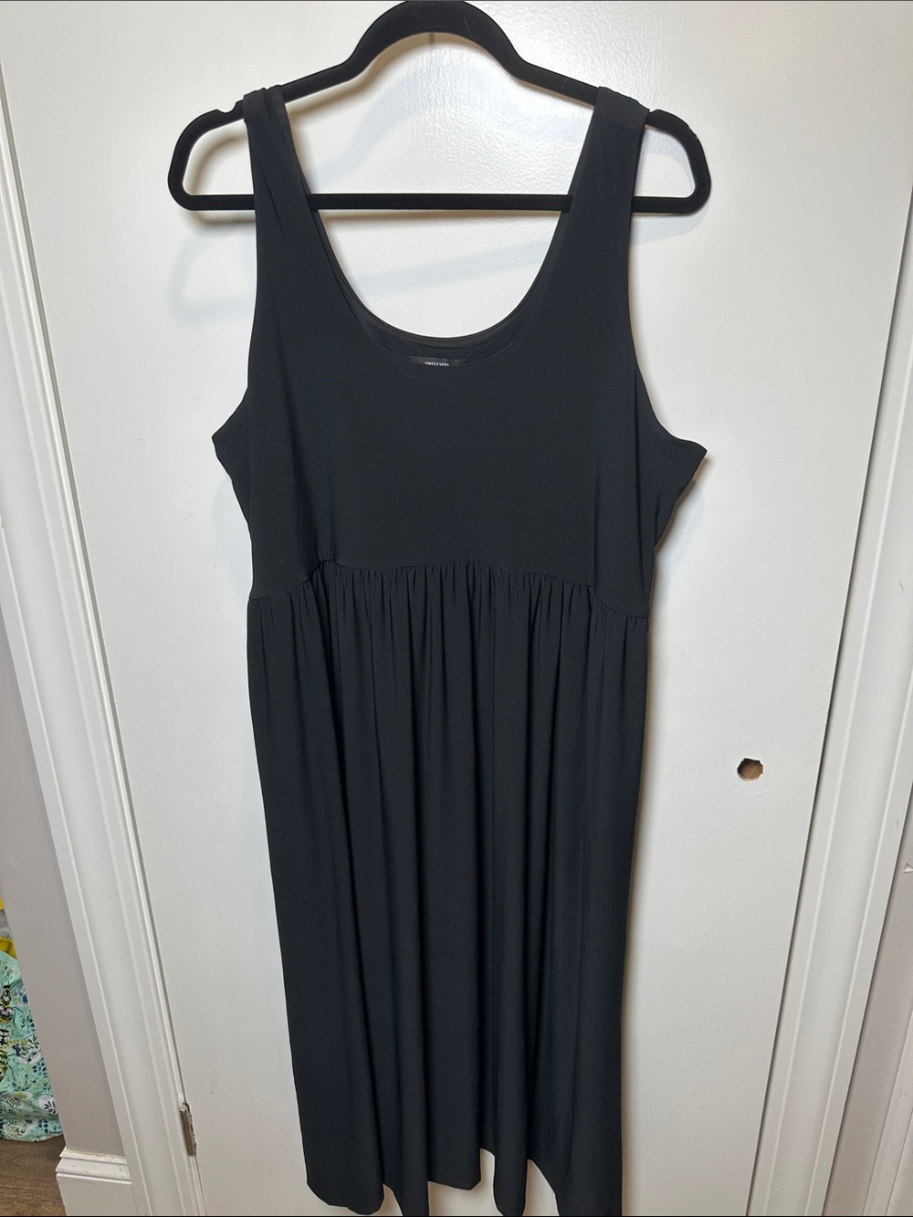 Vera Wang Black Sleeveless Gathered Midi Dress (27)